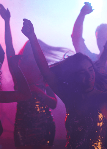Gdzie na dancing w Poznaniu? Przewodnik po najlepszych zabawach tanecznych w mieście
