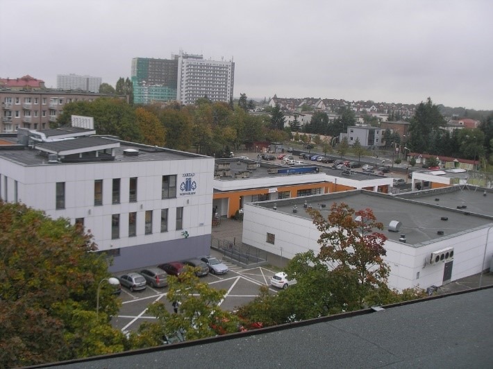 Na zdjęciu znajduje się budynek domu kultury Winogrady z lotu ptaka