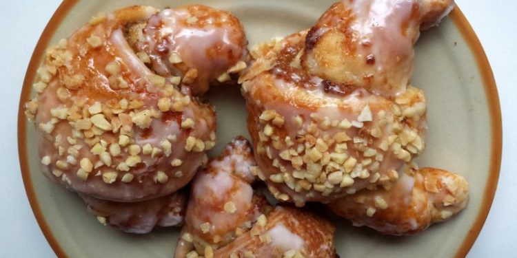 Rogal świętomarciński – tradycja i historia słodkiego symbolu Poznania!