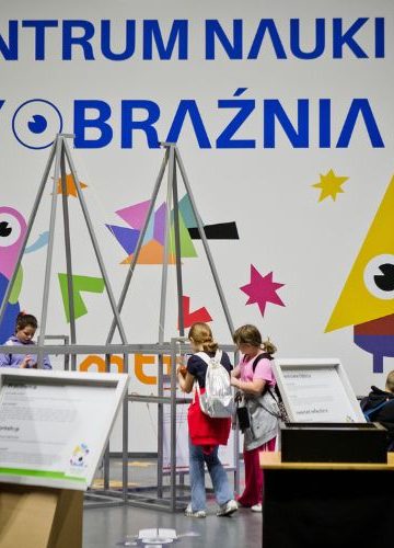 Centrum Nauki Wyobraźnia w Poznaniu i jego usługi dla rodzin oraz szkół [poradnik]