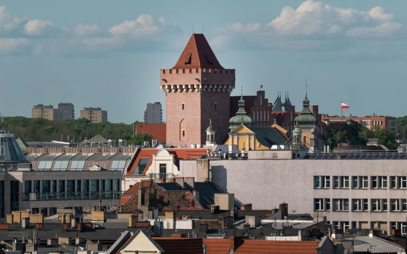 Zdjęcie przedstawia miasto Poznań z lotu ptaka