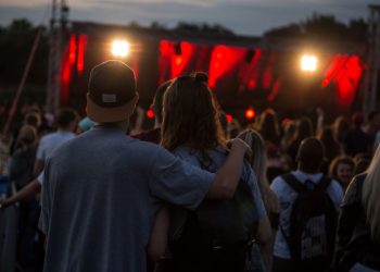 Bezpłatne koncerty nad jeziorami i znani artyści