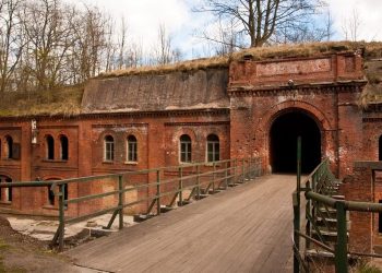Fort III w Nowym Zoo historia i zwiedzanie