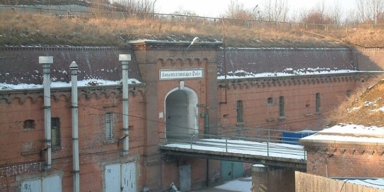 Fort VII Colomb w Poznaniu historia obozu - atrakcje, informacje praktyczne i wskazówki