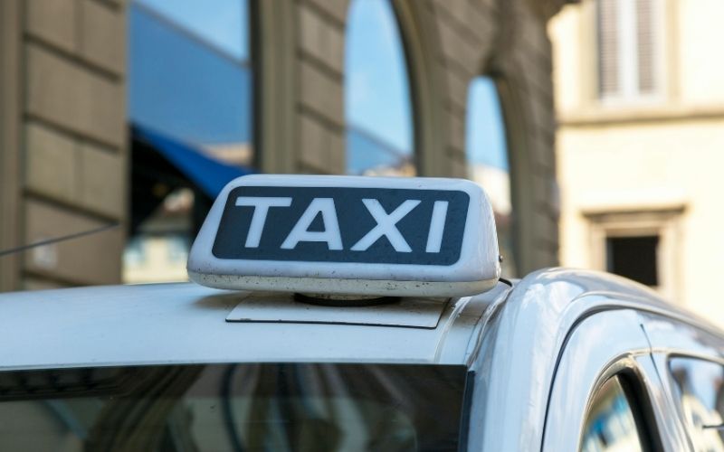 dojazd-z-dworca-Poznan-glowny-na-lotnisko-lawica-autobusem-miejskim