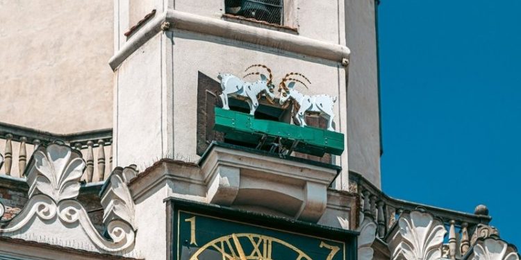 Poznańskie koziołki. Mały spektakl z ratuszowej wieży, który stał się wielkim symbolem miasta