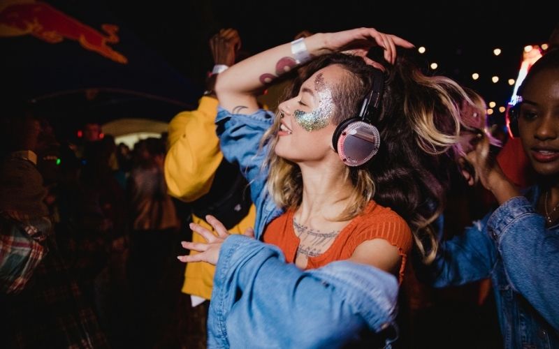 Jeżyce mają własny wakacyjny festiwal. „Lato na Jeżycach” zaprasza na bezpłatne wydarzenia silent-disco-poznan-lato-na-jezycach