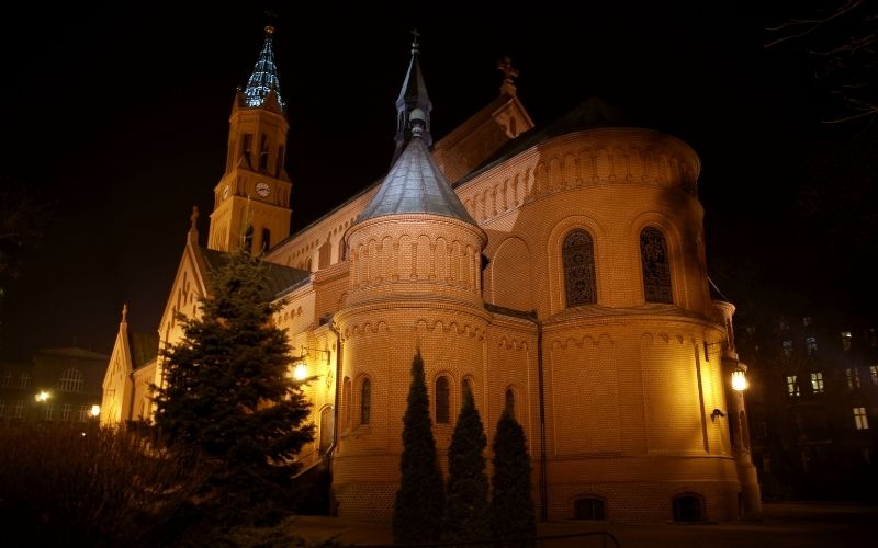 Archidiecezja pozwała 14-latkę z Osiedla Maltańskiego. Spór o ponad 17 tys. zł
