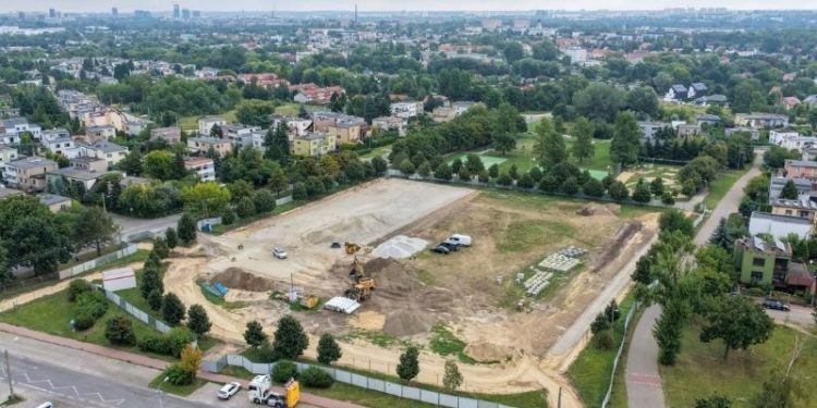 Plac budowy nowego centrum sportowego Świerczewo