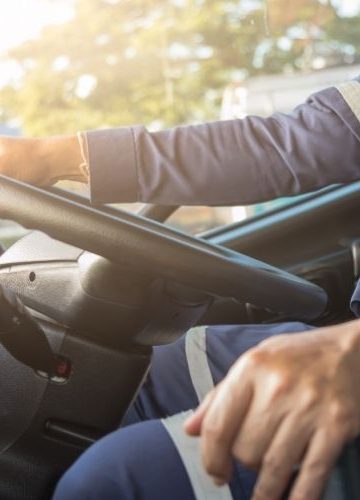 Poznań wciąż nisko w rankingu miast przyjaznych kierowcom. Drogi parking, ale mocny wynik elektromobilności