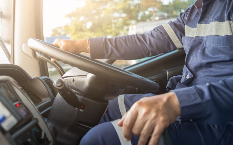 Poznań wciąż nisko w rankingu miast przyjaznych kierowcom. Drogi parking, ale mocny wynik elektromobilności