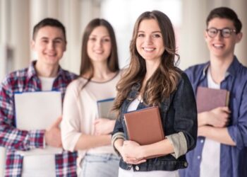 Rok akademicki 20262027 w Poznaniu. Studenci wracają na uczelnie
