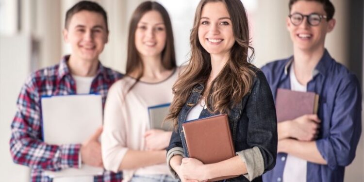 Rok akademicki 20262027 w Poznaniu. Studenci wracają na uczelnie