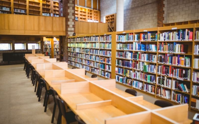 Najlepsze biblioteki dla studentów w Poznaniu – adresy, godziny otwarcia i praktyczne wskazówki